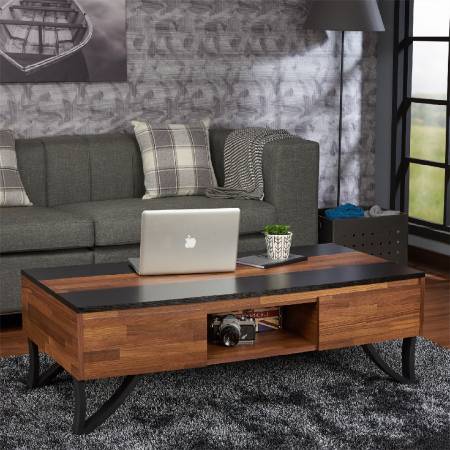 Enyhén ívelt állványzat.